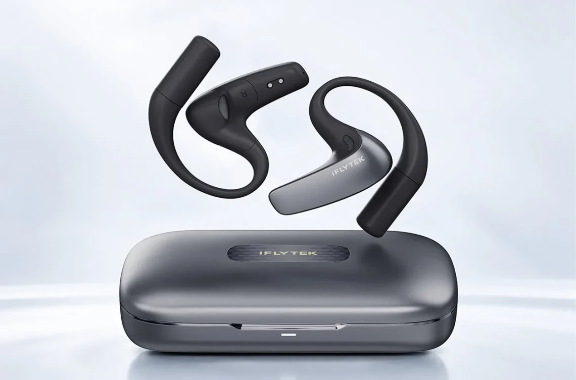 iFLYTEK earbuds and case